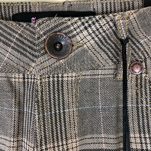 Free Style Revolution Plaid Shorts C216, 17, 18,19 - Picture 2 of 8